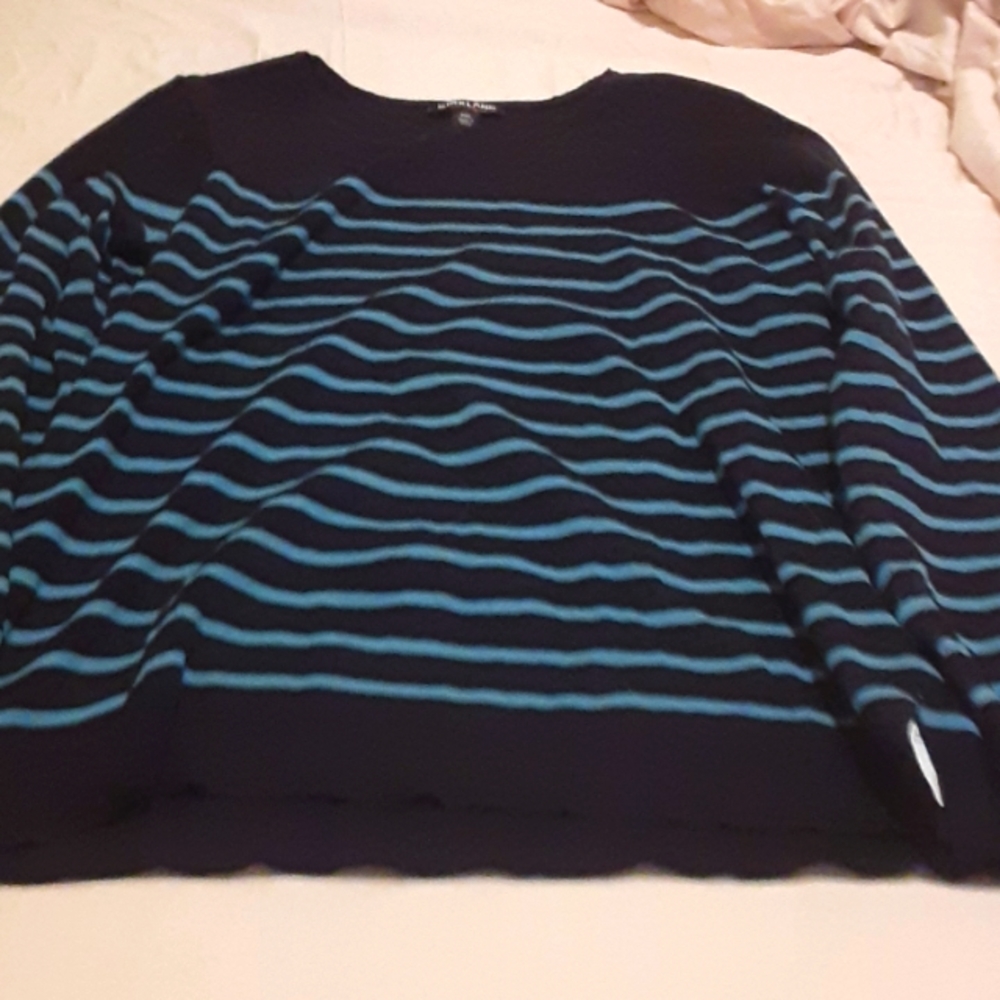 XXL Navy blue & light blue striped sweater. Kirkland Signiture Brand.